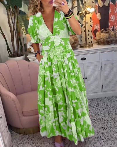 Carine | Taskullinen mekko, V-pääntie, kukkakuosi