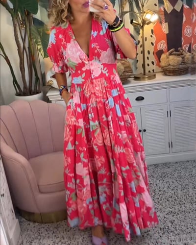 Carine | Taskullinen mekko, V-pääntie, kukkakuosi