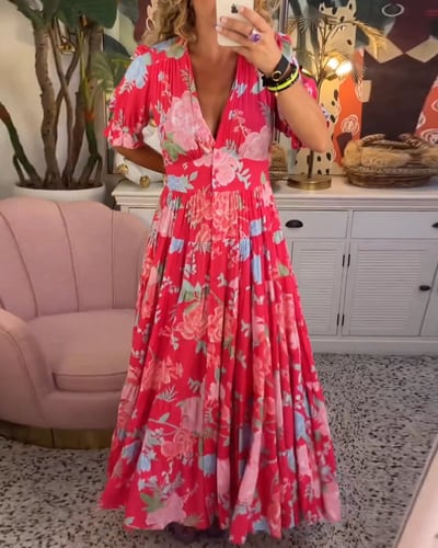 Carine | Taskullinen mekko, V-pääntie, kukkakuosi